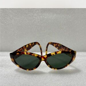 Gucci Tortoise Shell Cat-Eye Sunglasses